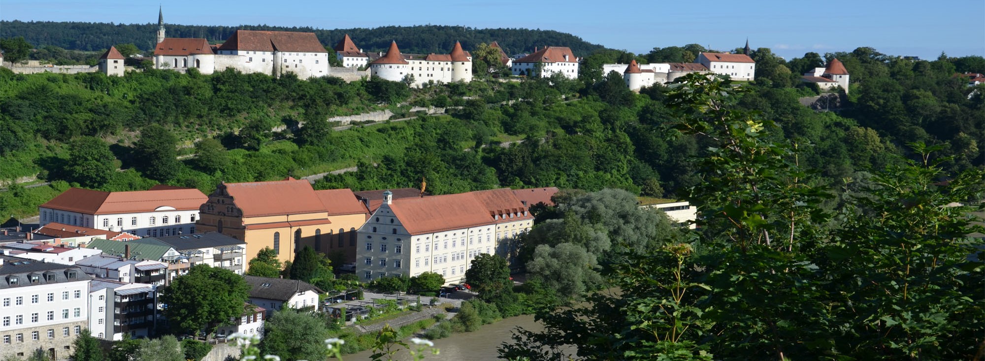 Startseite-Schulhaus-Ausichtskanzel-schmaler